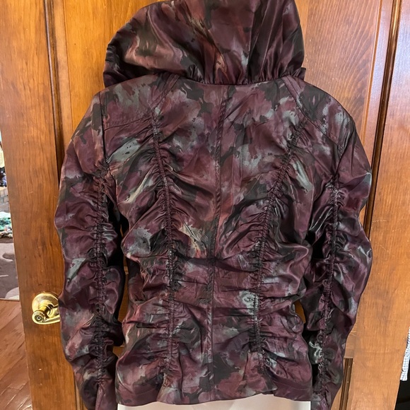 SoLo Moda puffy ruched sleeves stand up collar amethyst zip front jacket size 2 - Picture 8 of 14